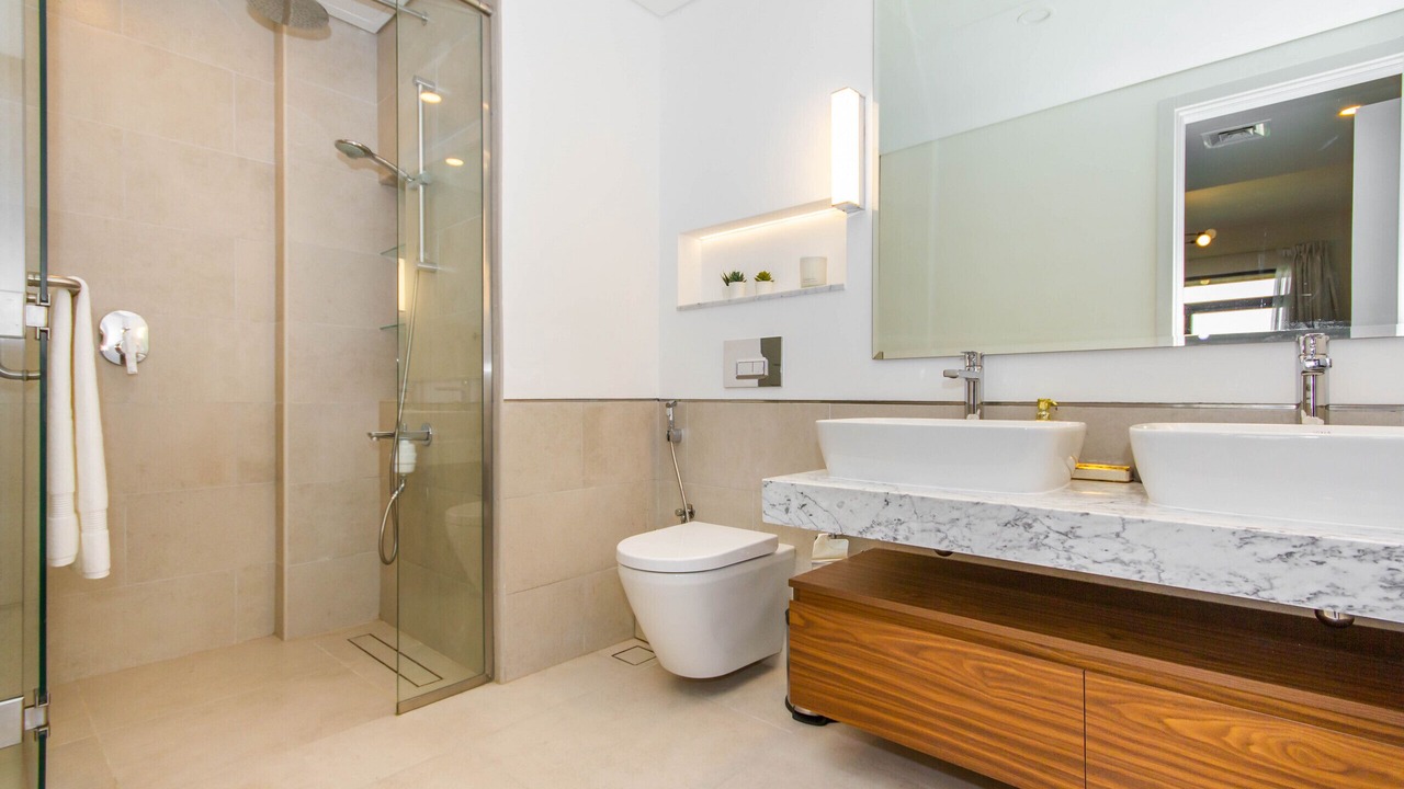 Photo of Bathroom in Umm Suqeim 3