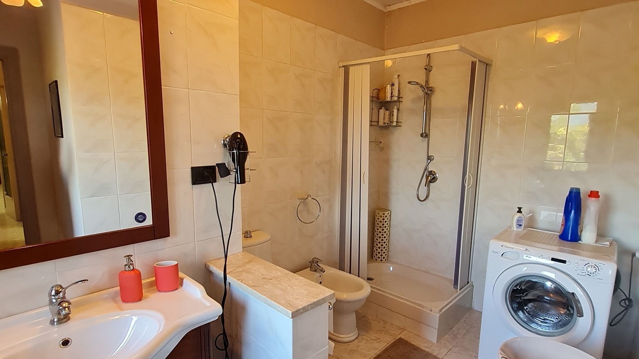Photo of Bathroom in Cassino