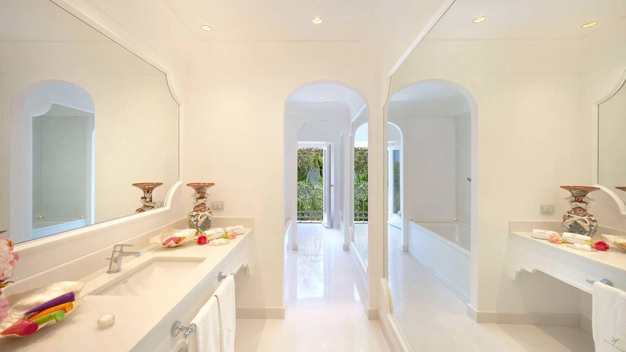 Photo of Bathroom in Sorrento City Centre