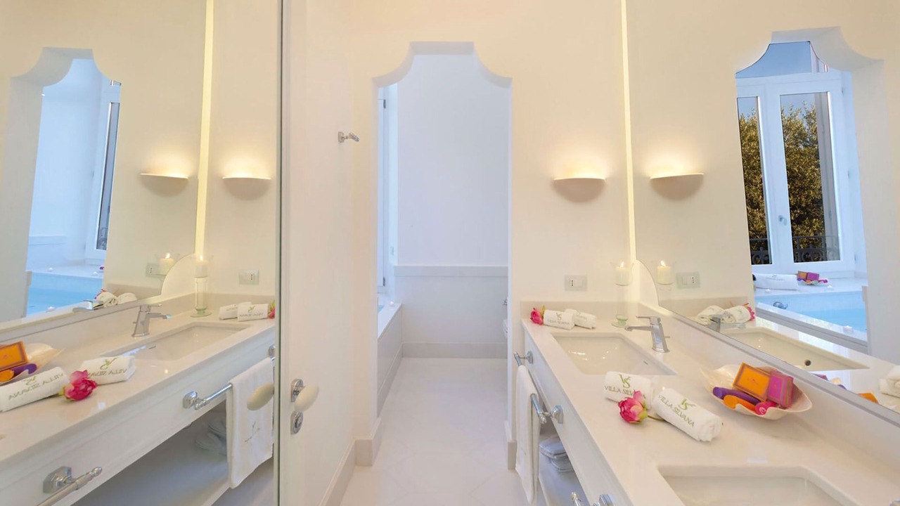 Photo of Bathroom in Sorrento City Centre