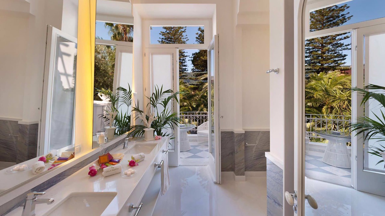 Photo of Bathroom in Sorrento City Centre