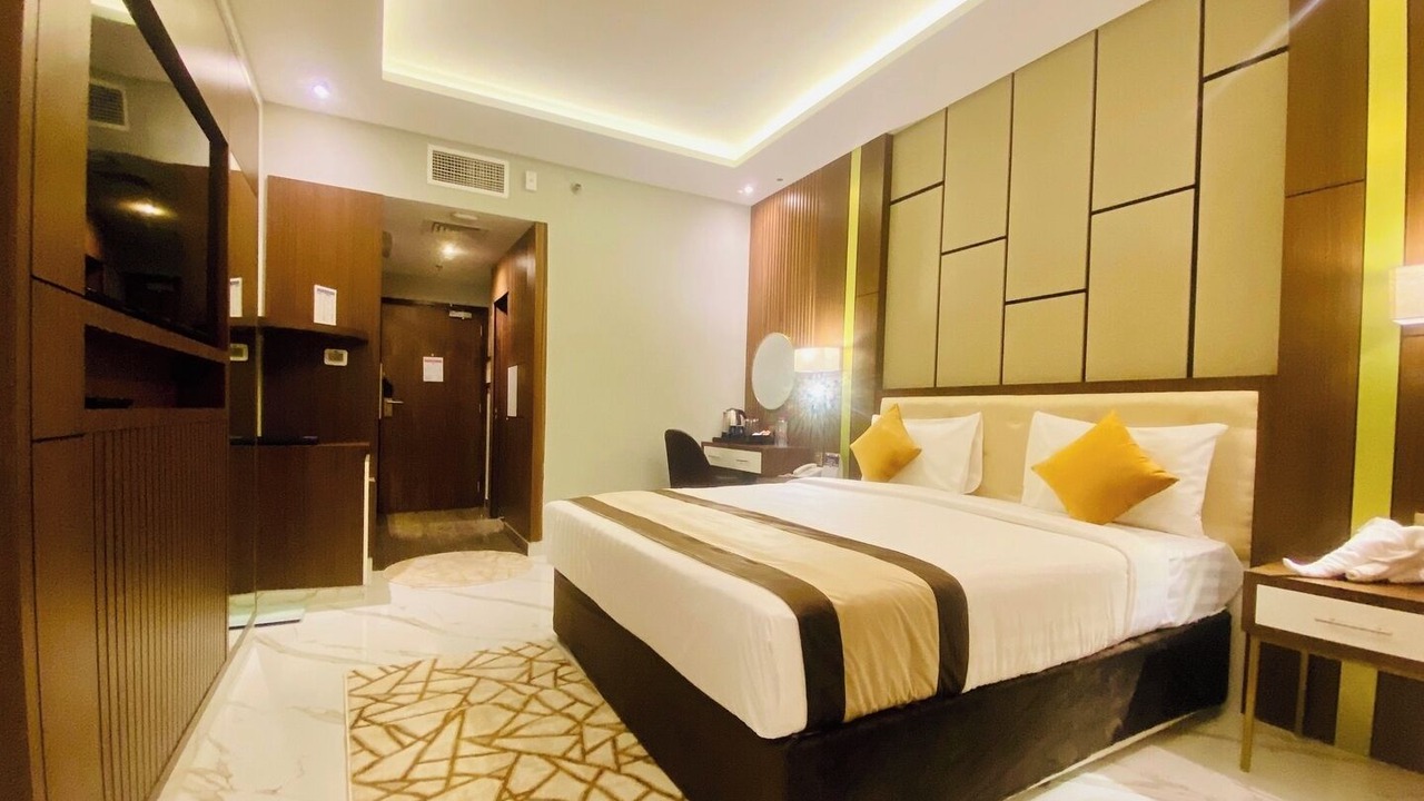 Photo of Bedroom in Al Muraqqabat