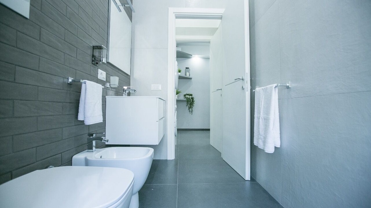Photo of Bathroom in Naples City Centre