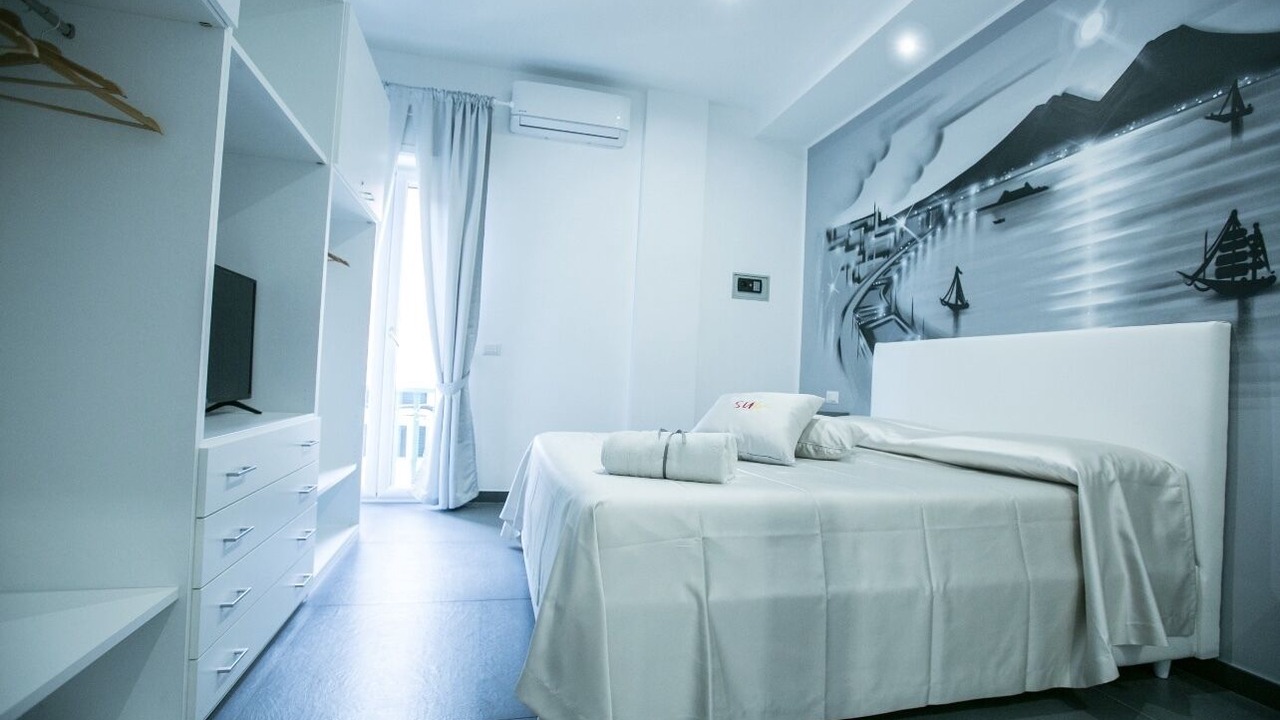 Photo of Bedroom in Naples City Centre