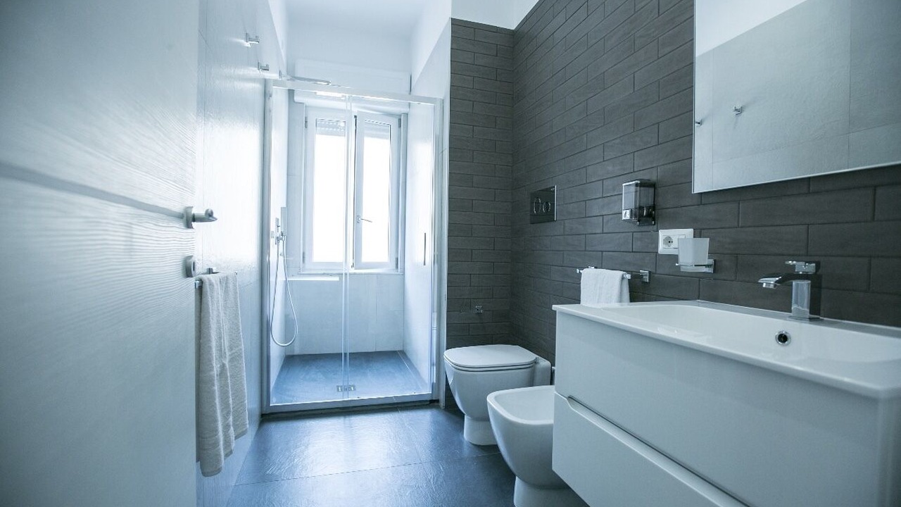 Photo of Bathroom in Naples City Centre