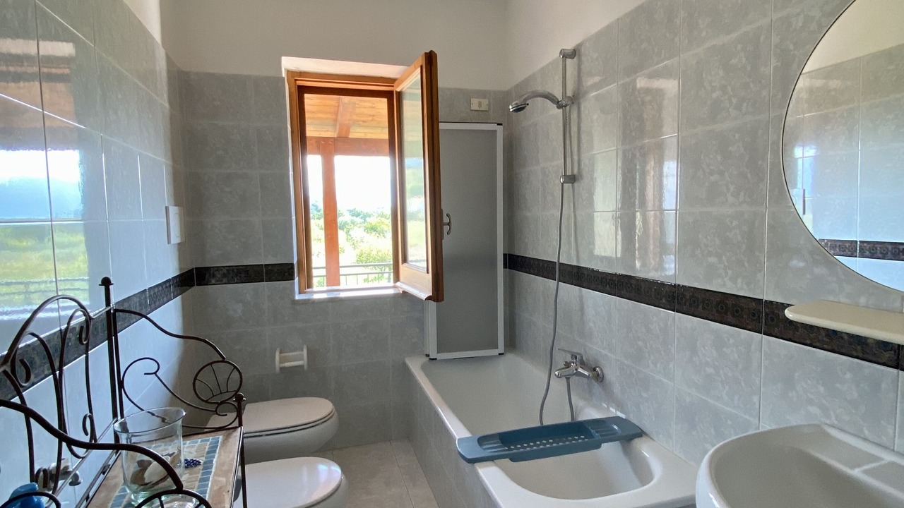 Photo of Bathroom in Scalea