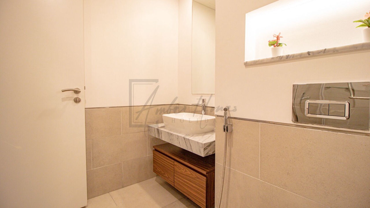 Photo of Bathroom in Umm Suqeim 3