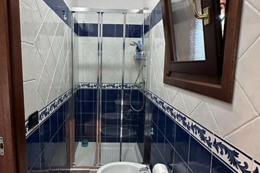 Photo of Bathroom in Case Peschiera-Lu Fraili