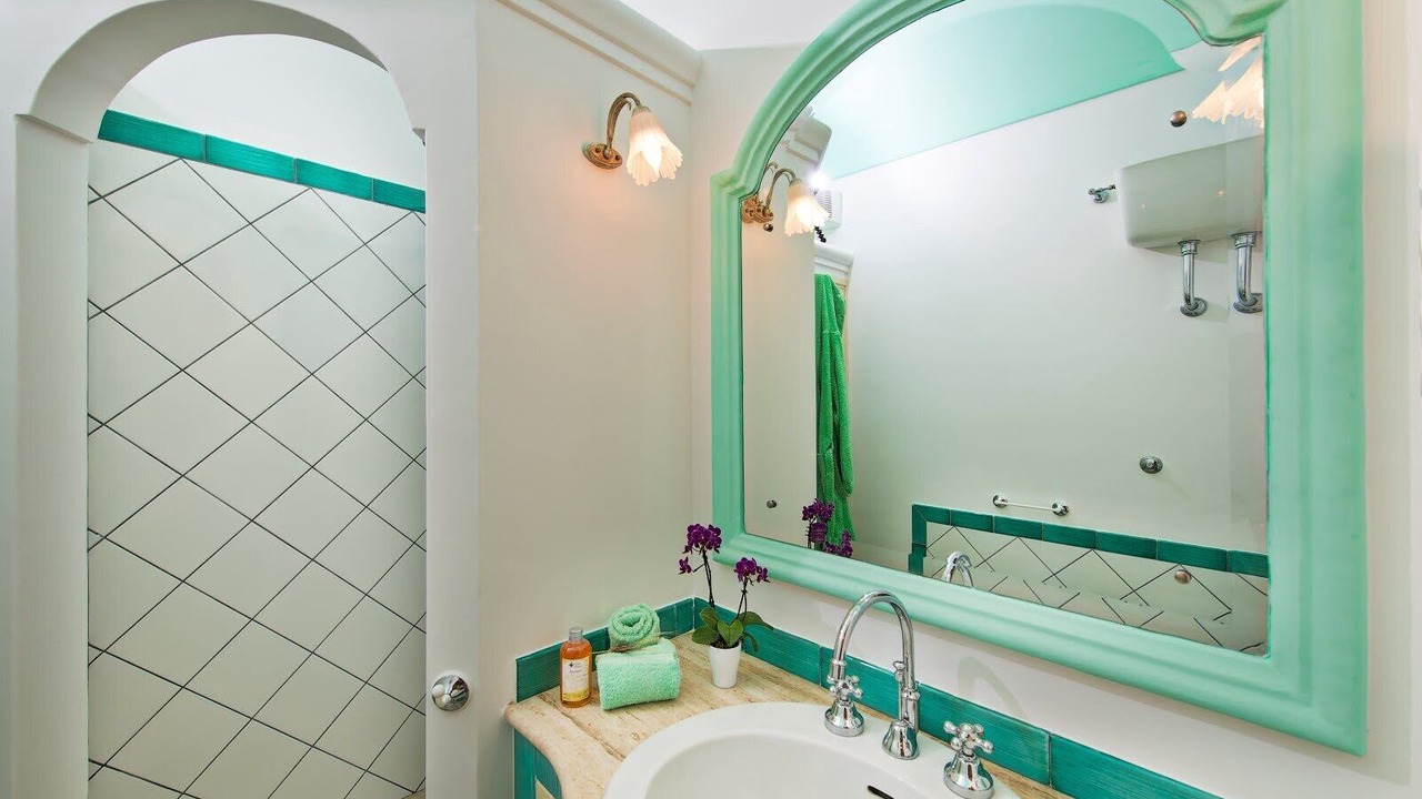 Photo of Bathroom in Laurito
