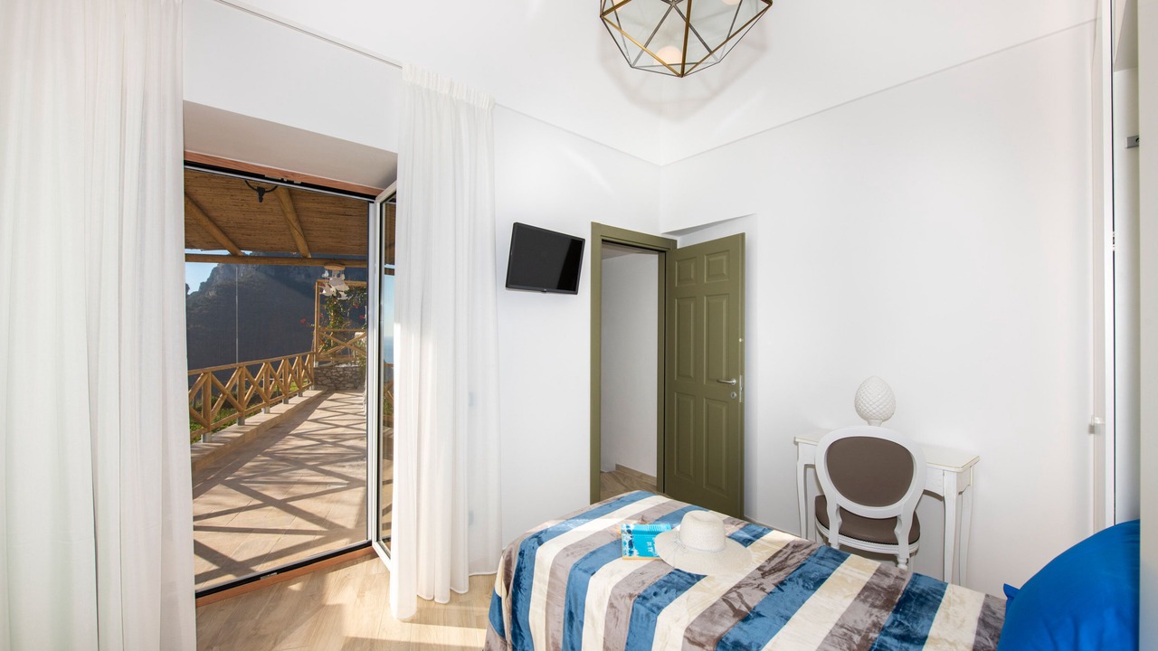 Photo of Bedroom in Montepertuso