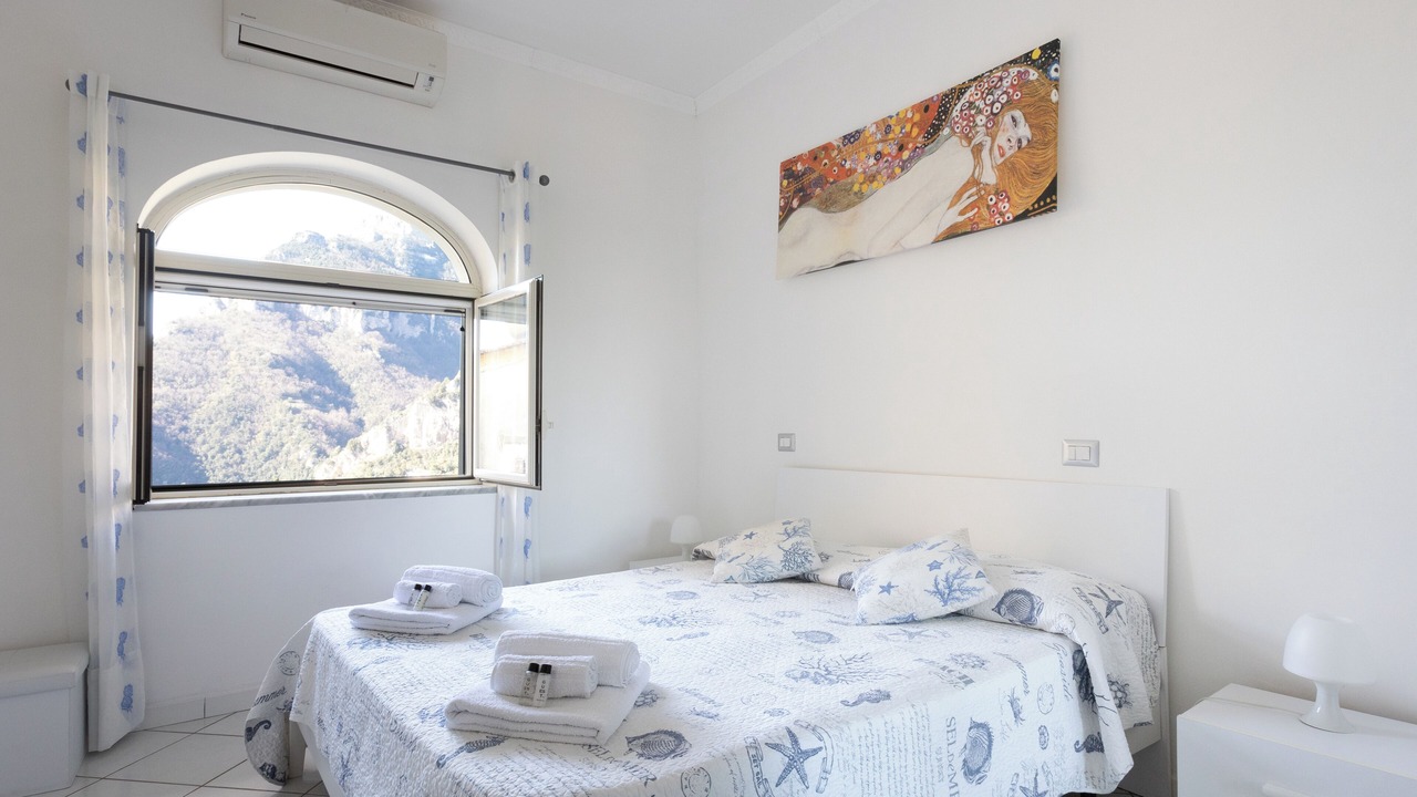 Photo of Bedroom in Montepertuso