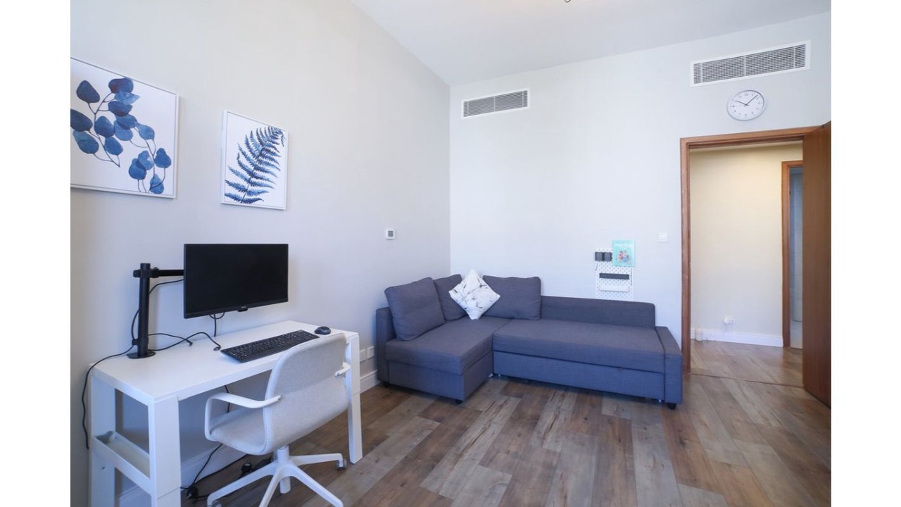 Photo of Livingroom in Motor City