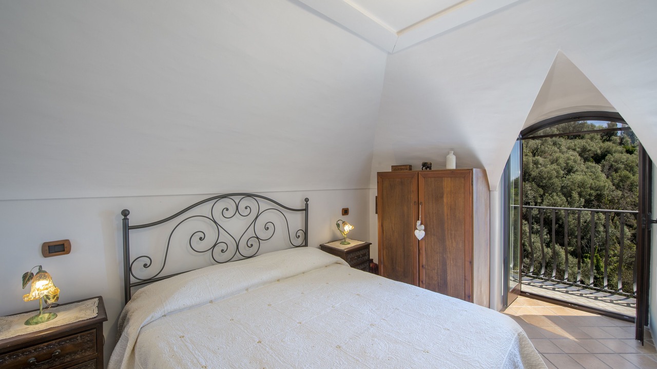 Photo of Bedroom in Montepertuso