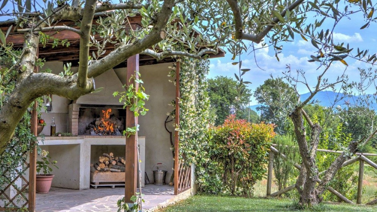 Photo of Outdoor in Montone