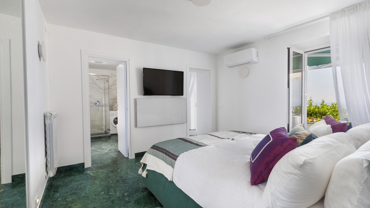 Photo of Bedroom in Capri