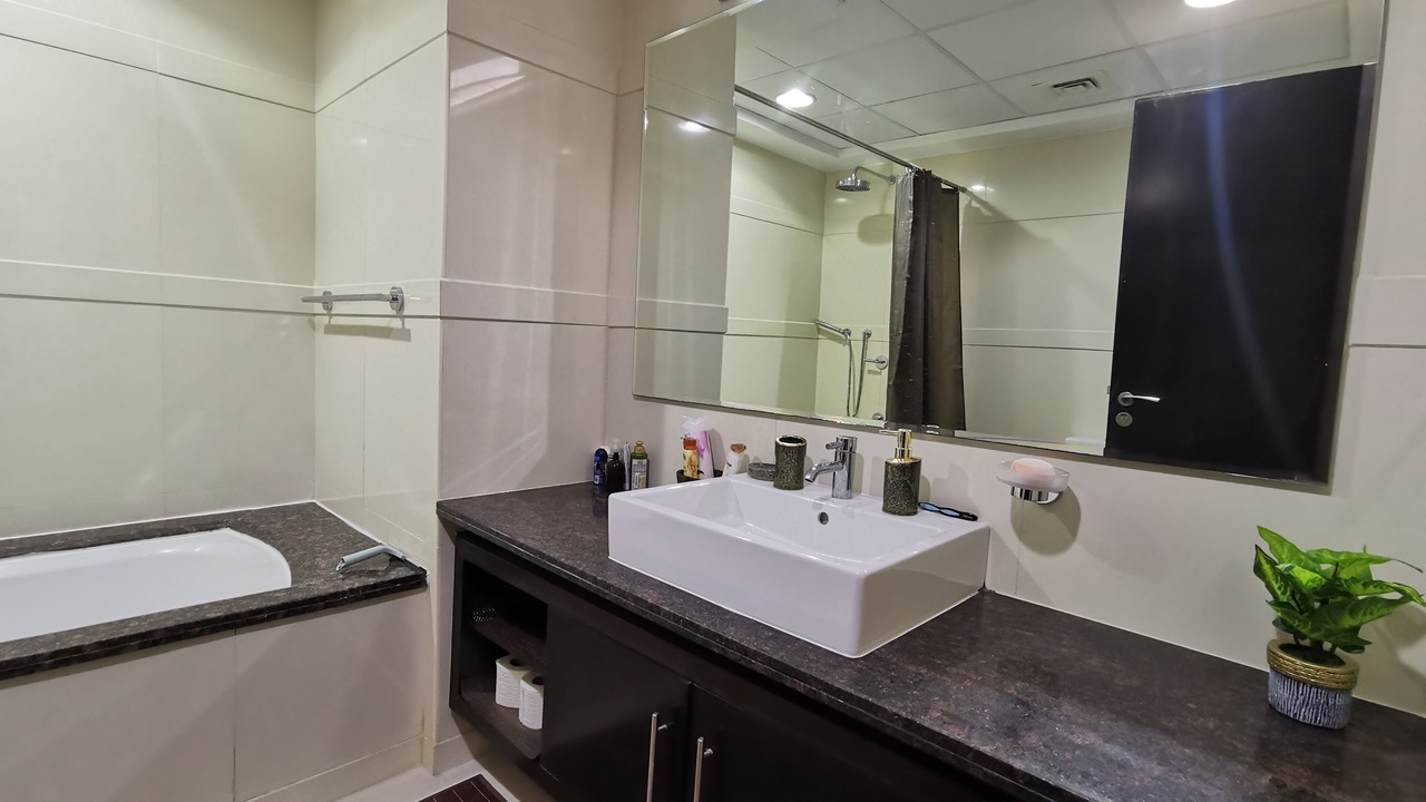 Photo of Bathroom in Umm Suqeim 3