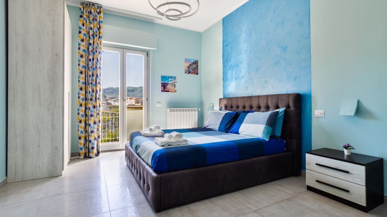 Photo of Bedroom in Meta