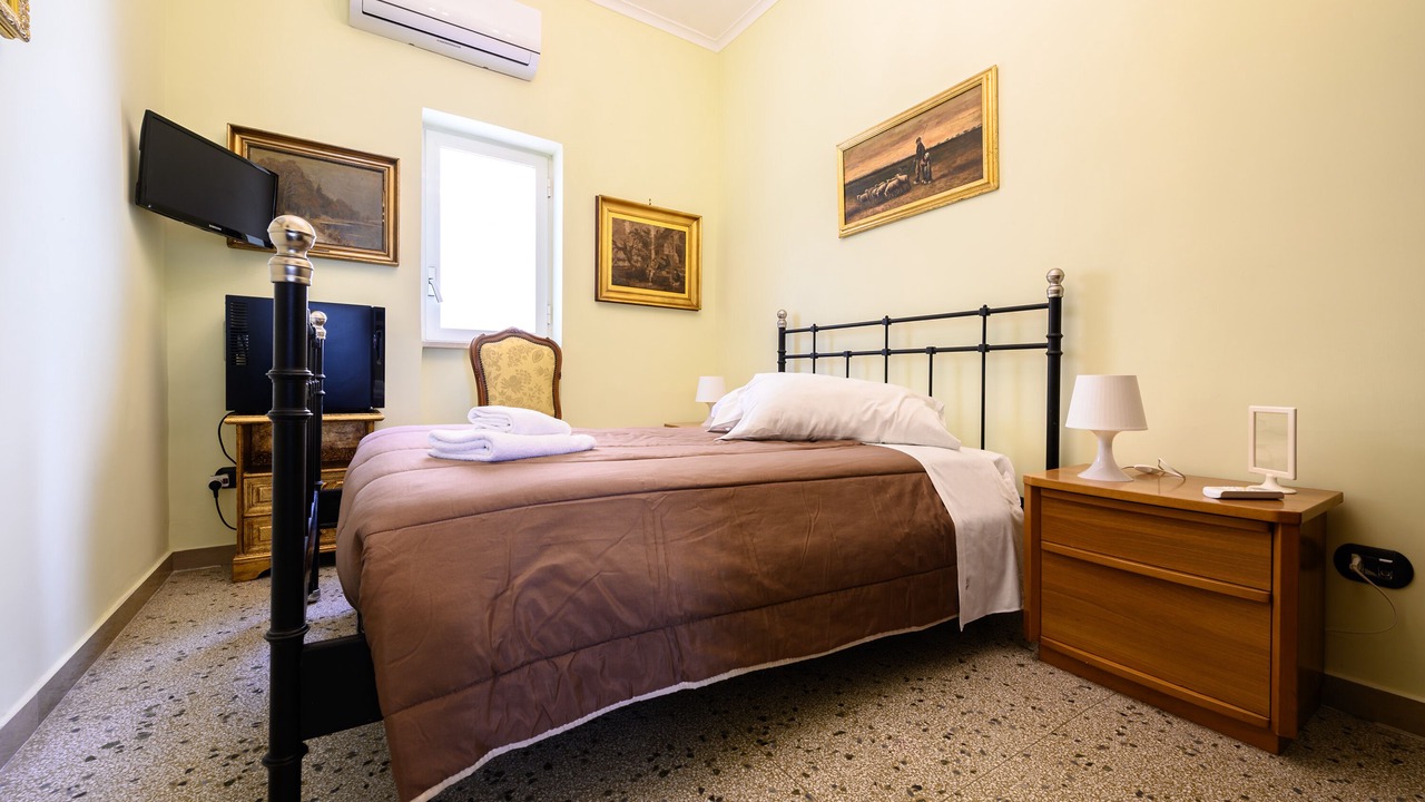 Photo of Bedroom in Pozzuoli