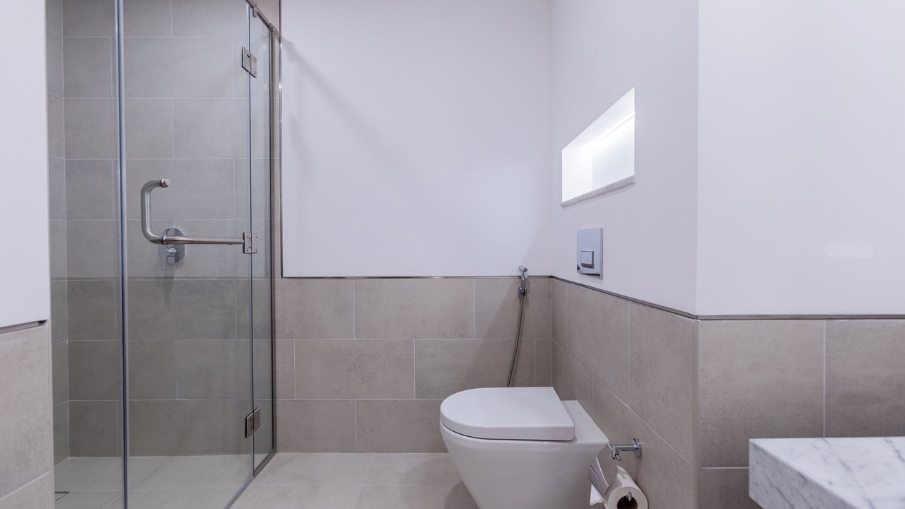 Photo of Bathroom in Umm Suqeim 3