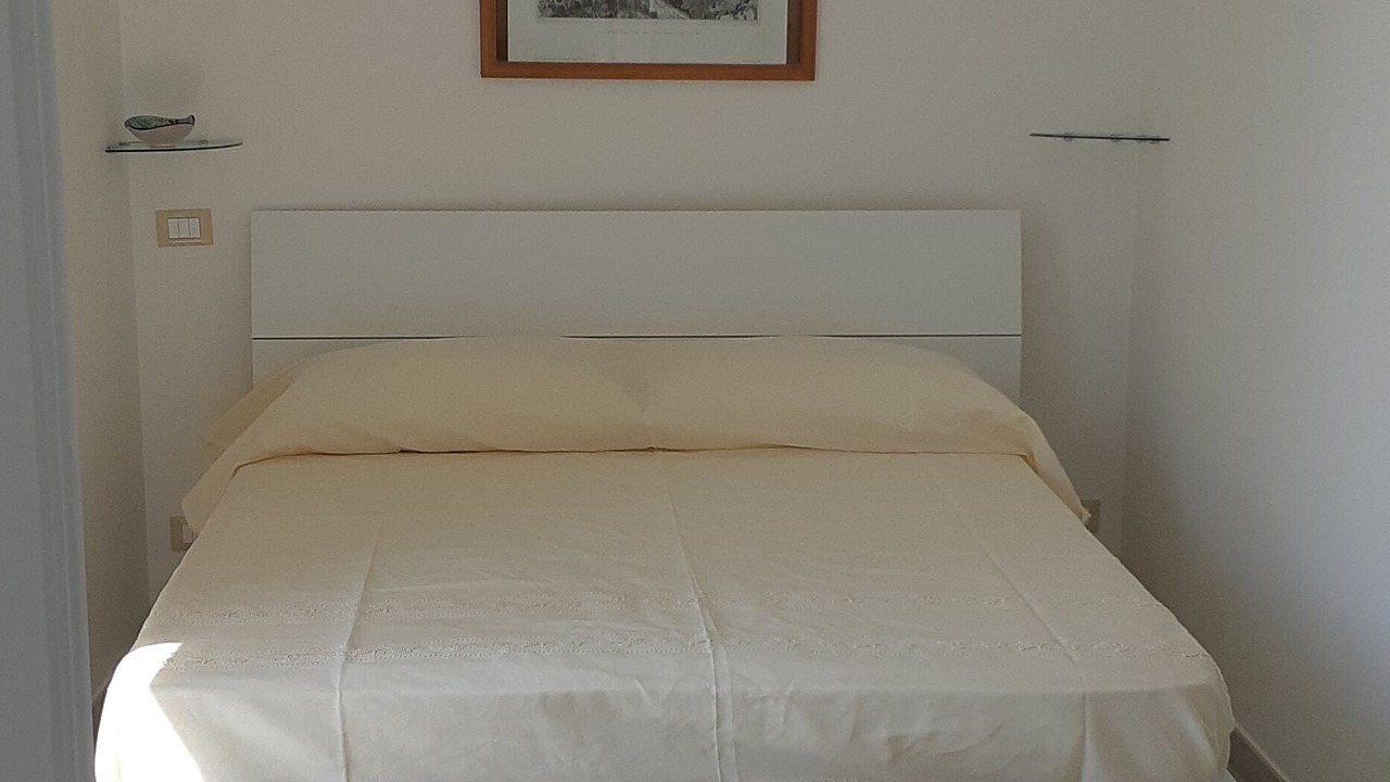 Photo of Bedroom in Meta