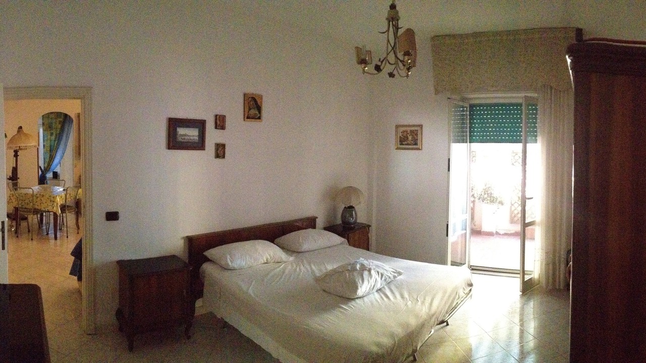 Photo of Bedroom in Meta