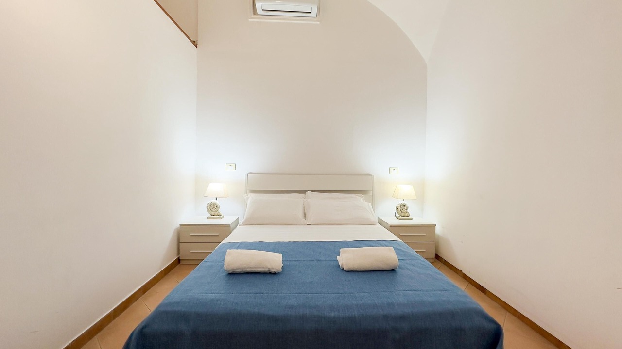 Photo of Bedroom in Meta
