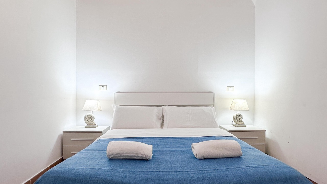 Photo of Bedroom in Meta