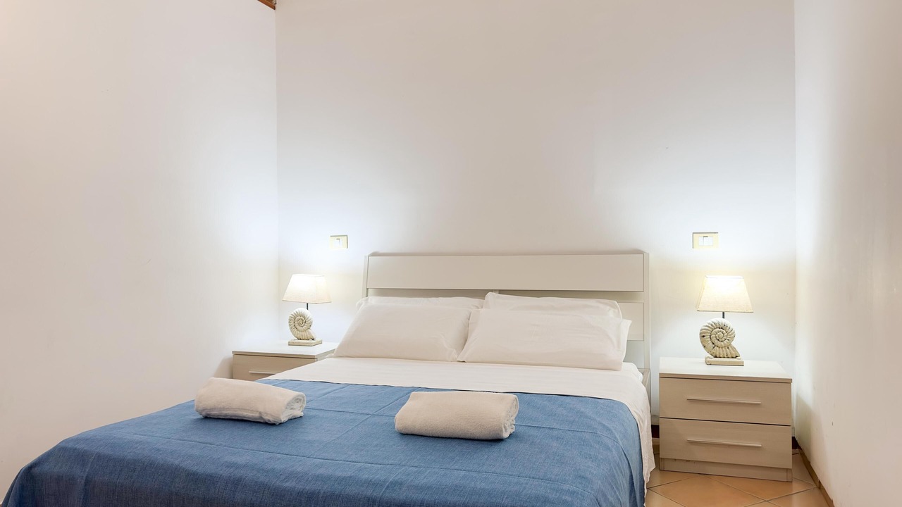 Photo of Bedroom in Meta