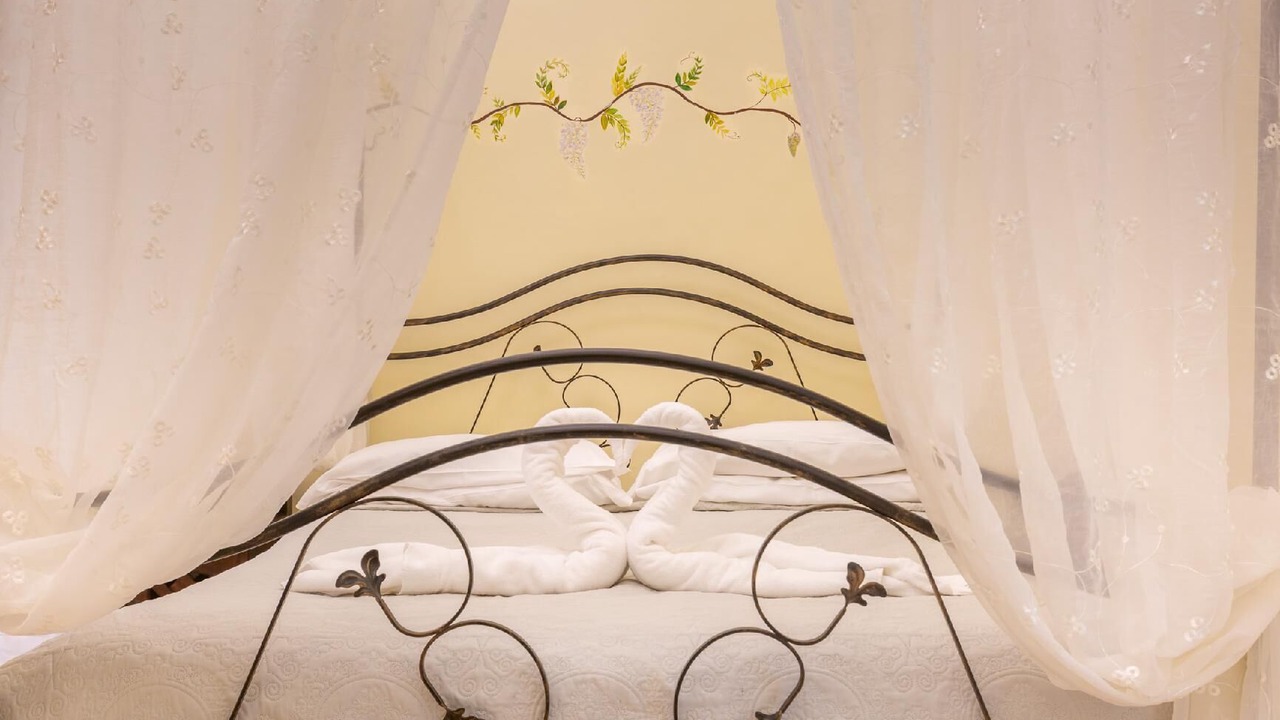 Photo of Bedroom in Meta