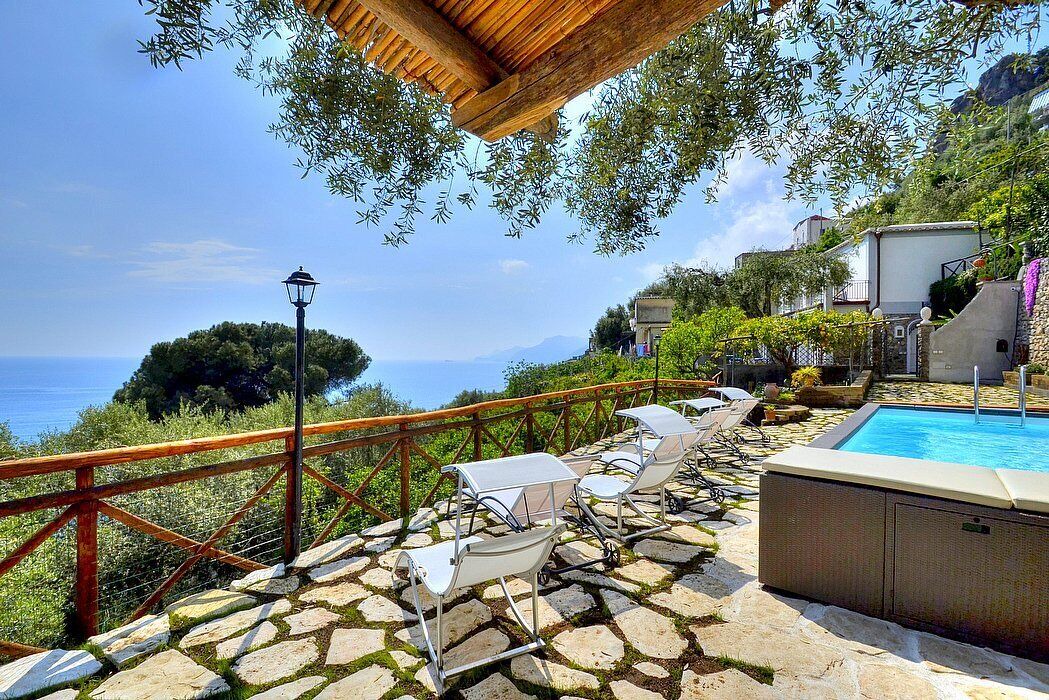 Photo of Patio Balcony in Laurito