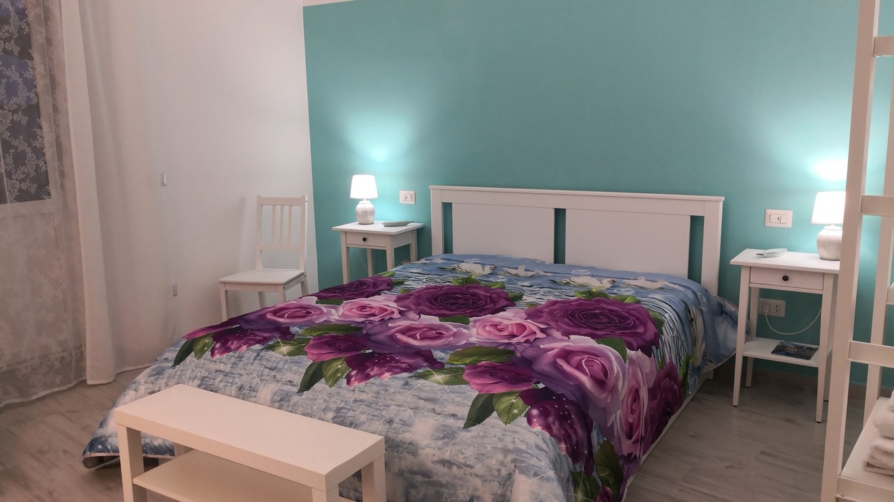 Photo of Bedroom in Meta