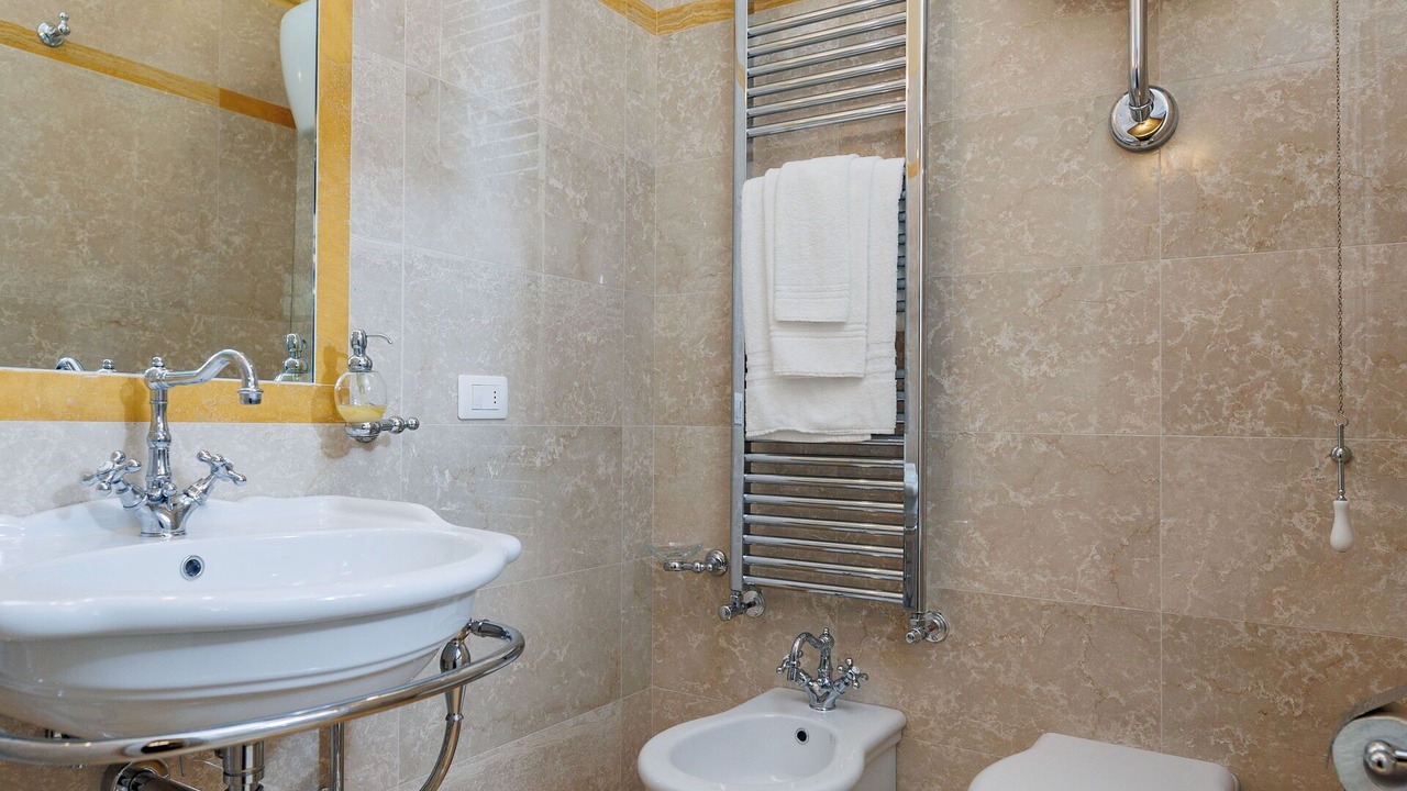 Photo of Bathroom in Cortona Old Town
