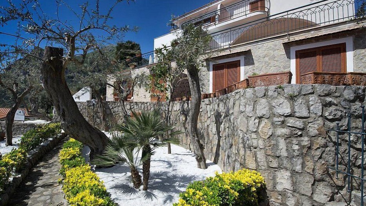Photo of Outdoor in Sirenuse