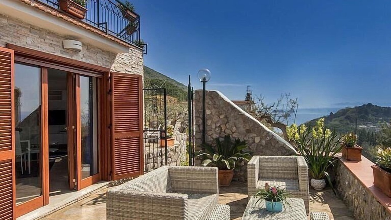 Photo of Patio Balcony in Sirenuse
