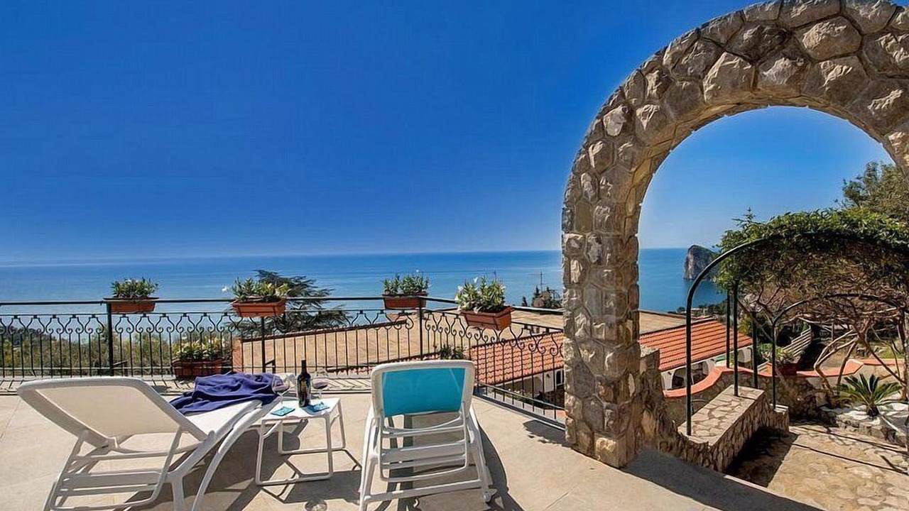 Photo of Patio Balcony in Sirenuse