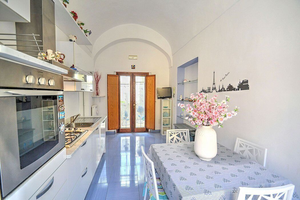 Photo of Kitchen in Meta