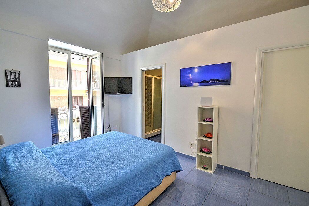 Photo of Bedroom in Meta