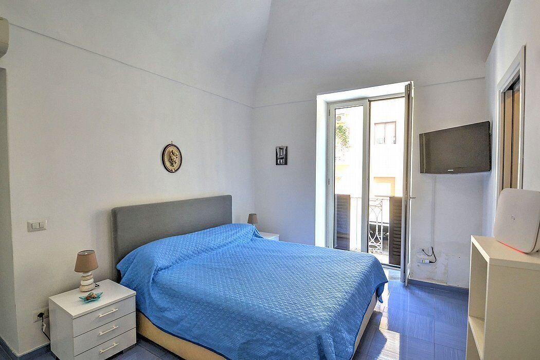 Photo of Bedroom in Meta