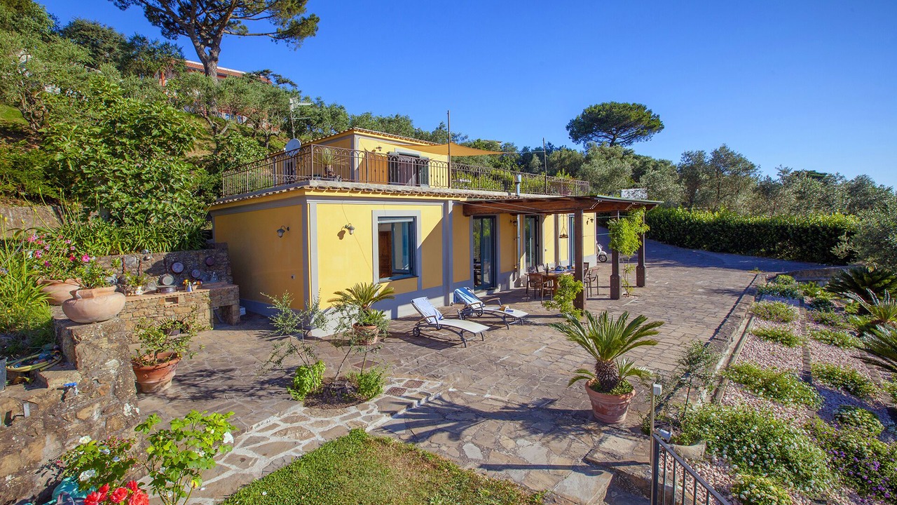 Photo of Patio Balcony in Sant'Agata sui Due Golfi