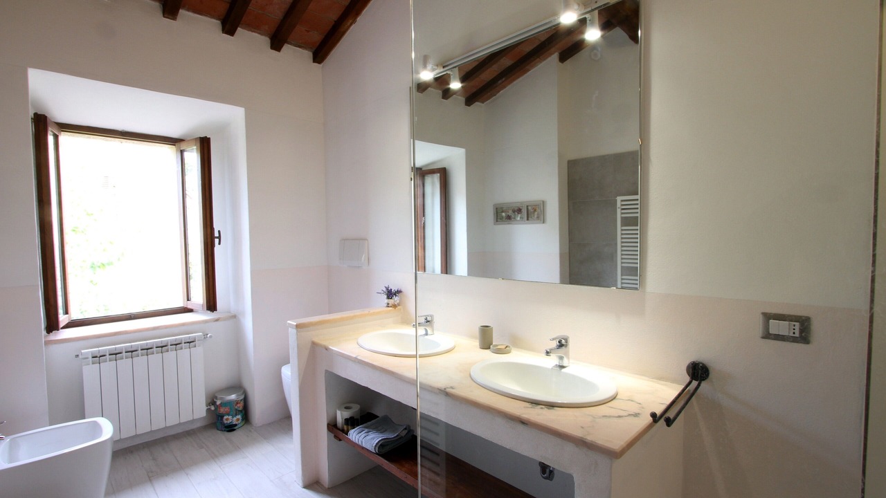 Photo of Bathroom in Monticchiello