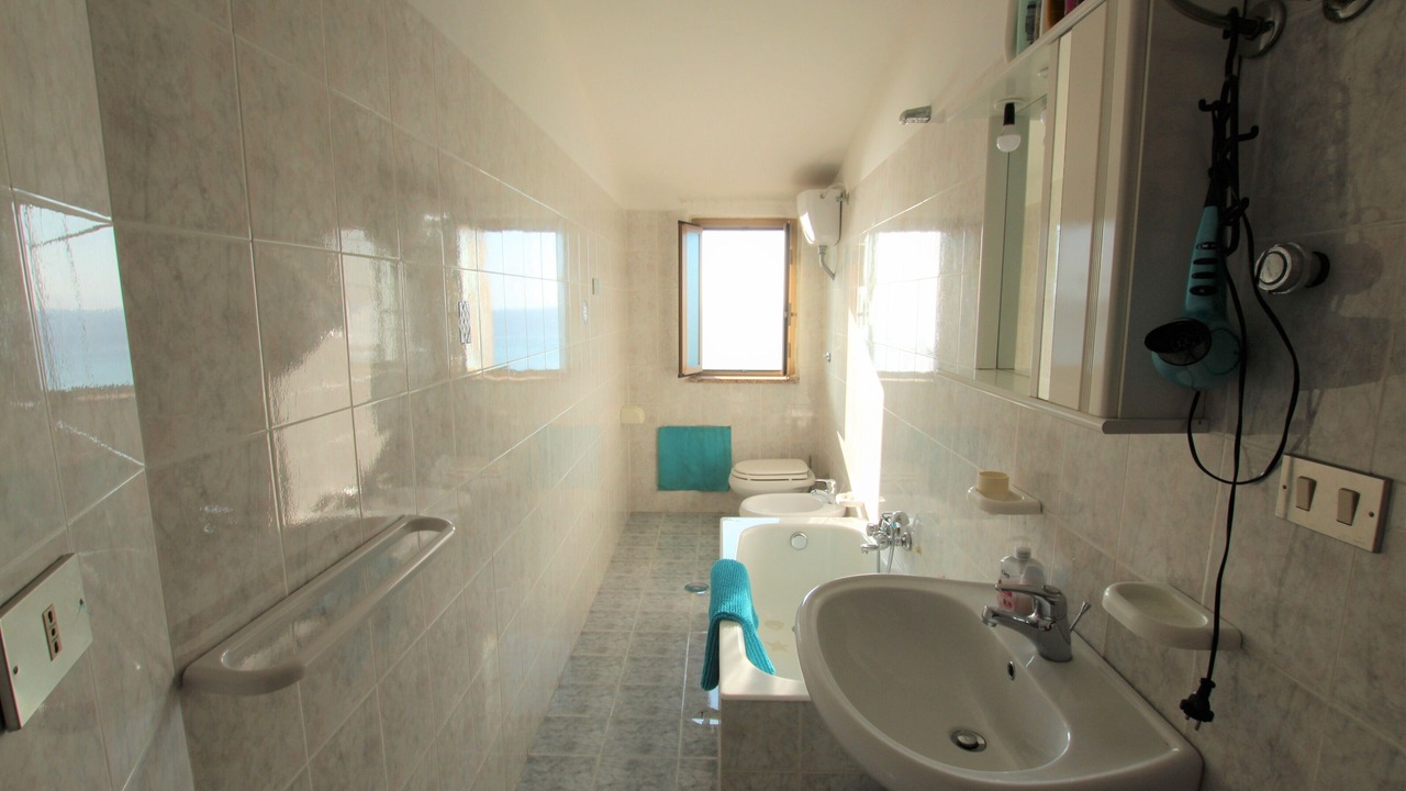 Photo of Bathroom in Annunziata