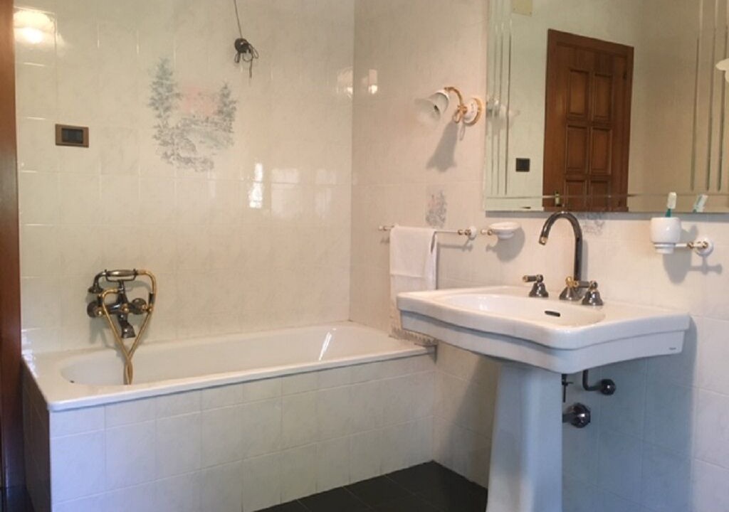 Photo of Bathroom in Rapino