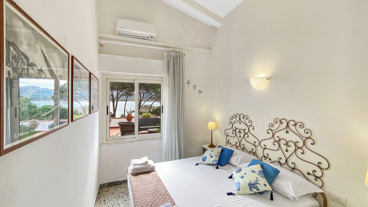 Photo of Bedroom in La Maddalena