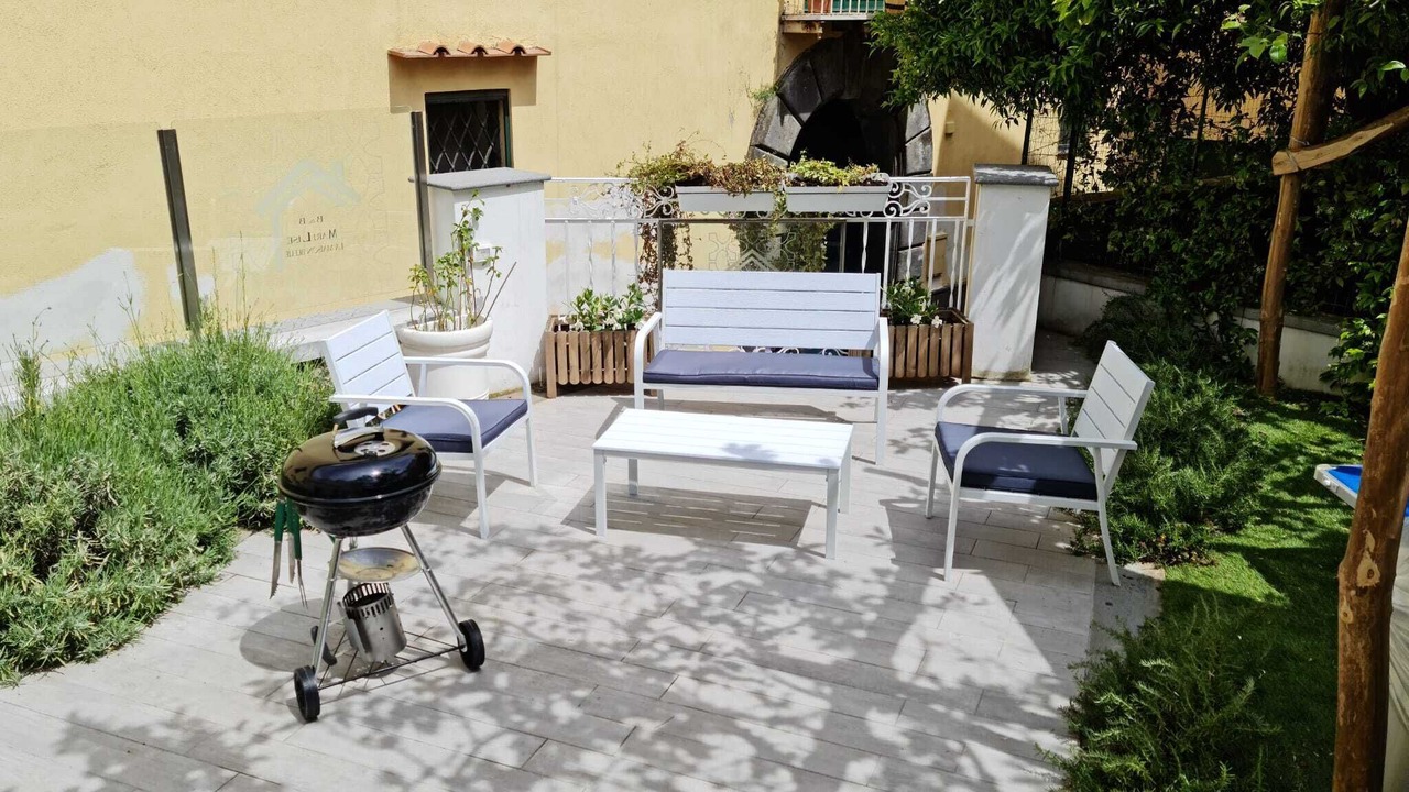 Photo of Patio Balcony in Meta