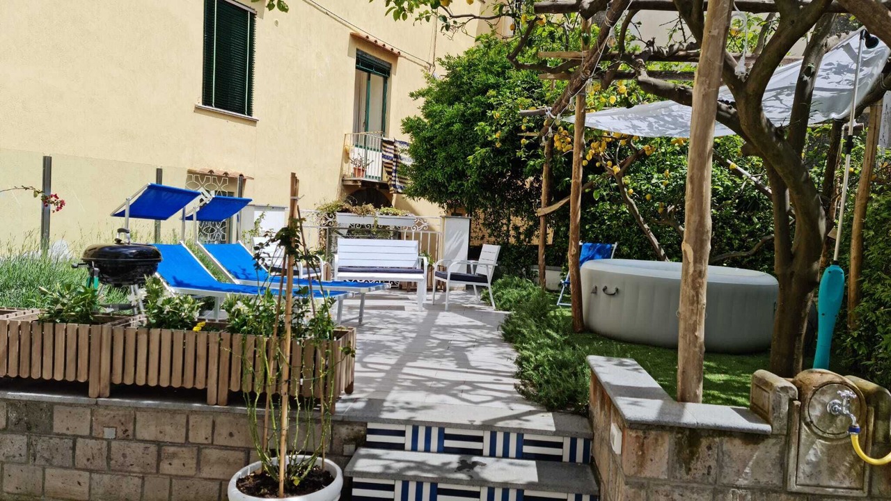 Photo of Patio Balcony in Meta