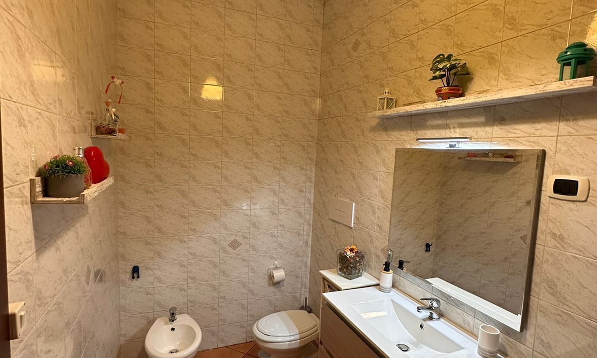 Photo of Bathroom in Naples City Centre