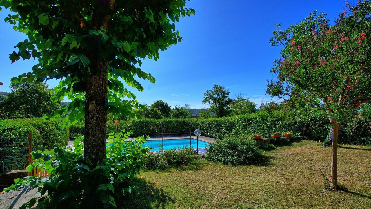 Photo of Outdoor in Ambra