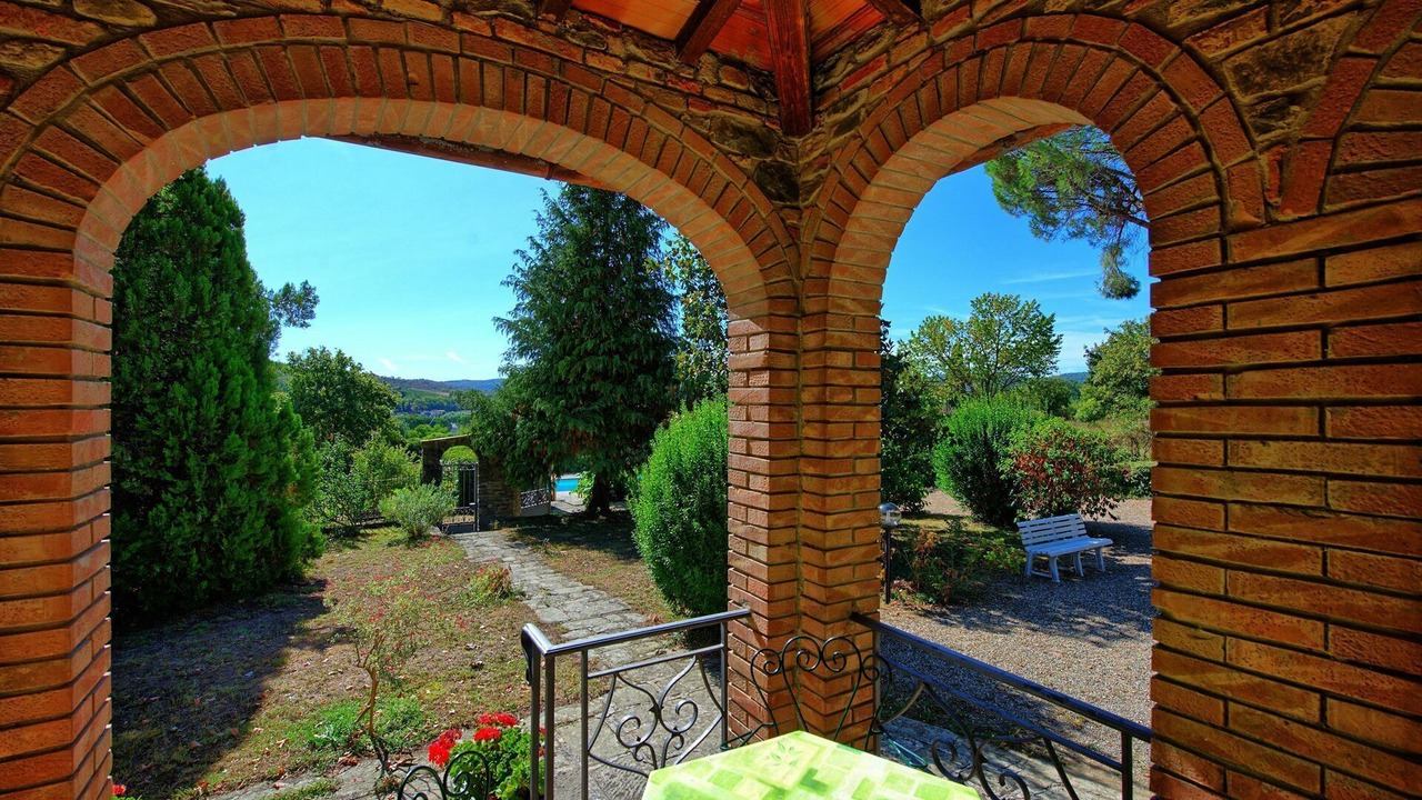 Photo of Outdoor in Ambra