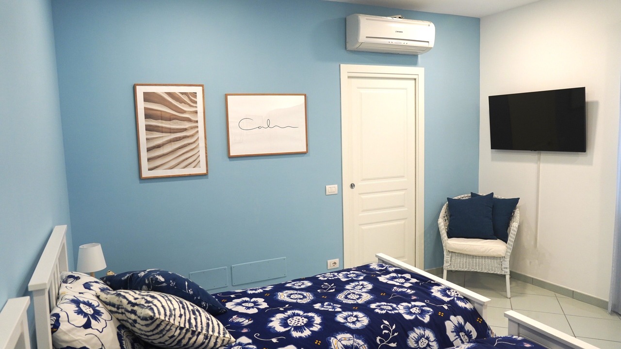 Photo of Bedroom in Meta