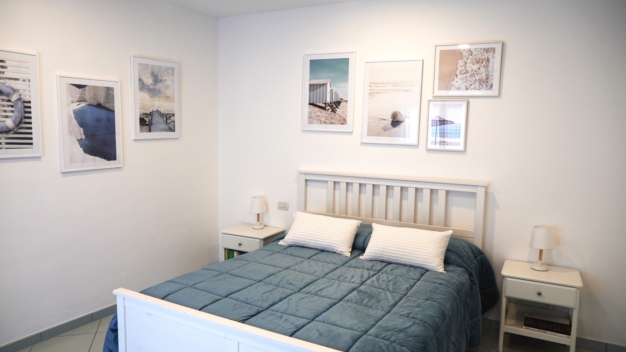 Photo of Bedroom in Meta